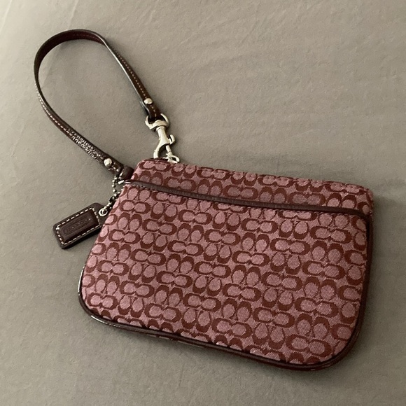 COACH Wristlet - Picture 10 of 10